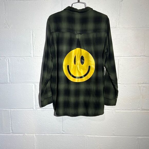 Upcycle flannel with smile print - Picture 4 of 5